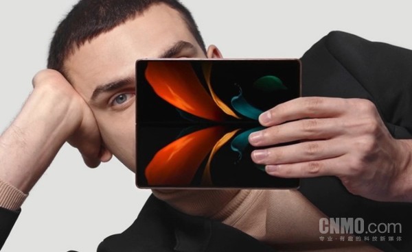 小米OV等一大波折疊屏手機曝光 三星：屏幕我全包了