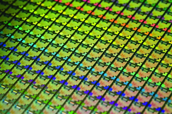 ASML DUV光刻機有多快？加速度高達7g、12秒完成一整片晶圓