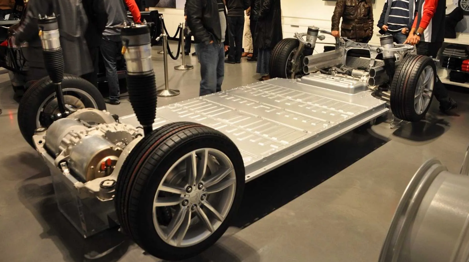 特斯拉《用戶手冊》更新：Model Y 將升級結構性電池組