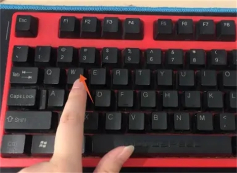 凍結窗口怎么設置 excel表格凍結窗口的設置方法